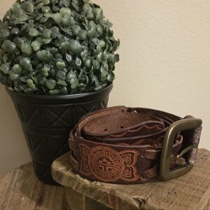 FOSSIL Vintage Brown Tooled Leather Southwestern Aztec Sun Embossed Belt Size M